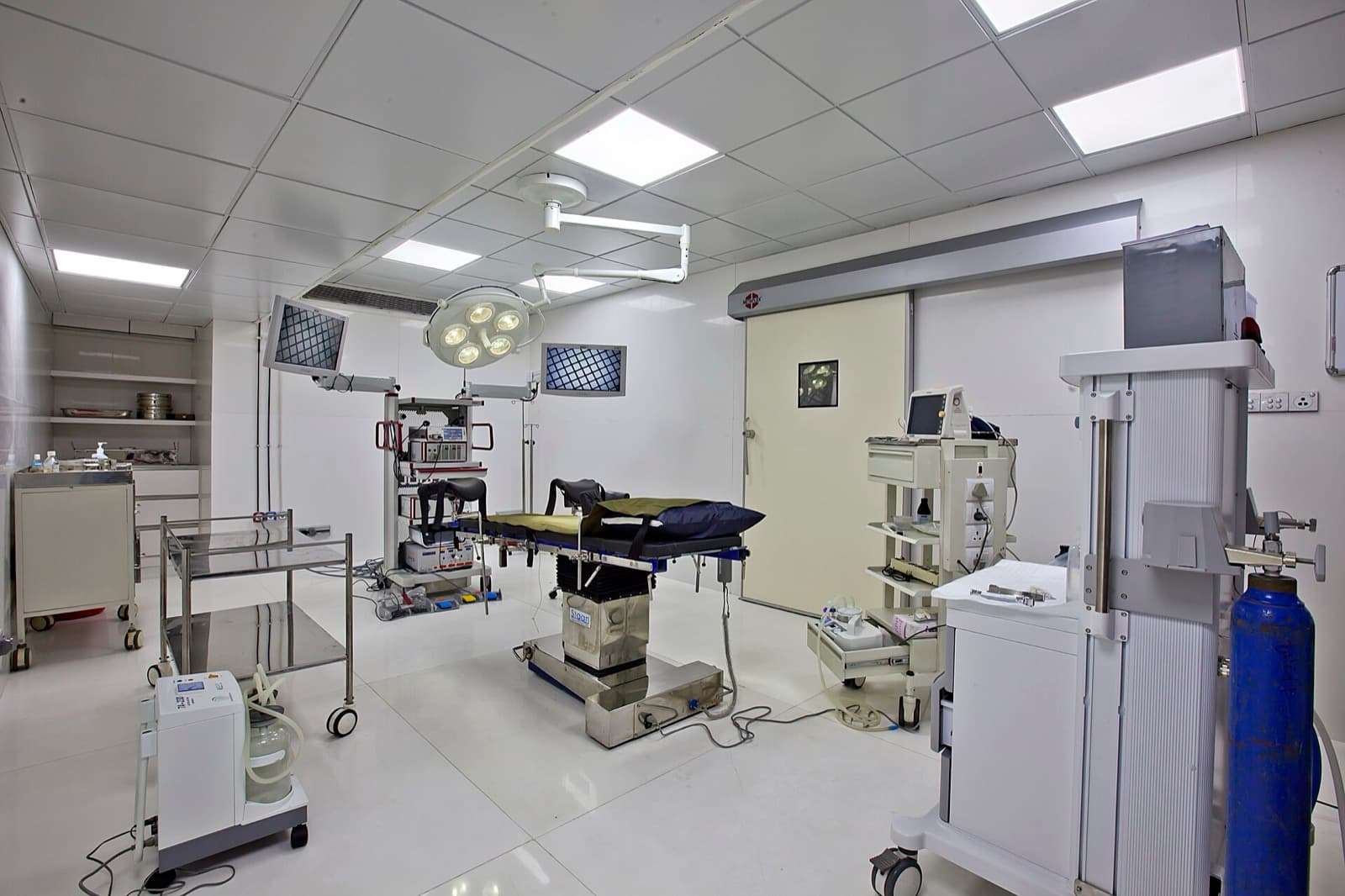 Operating room and surgical suite