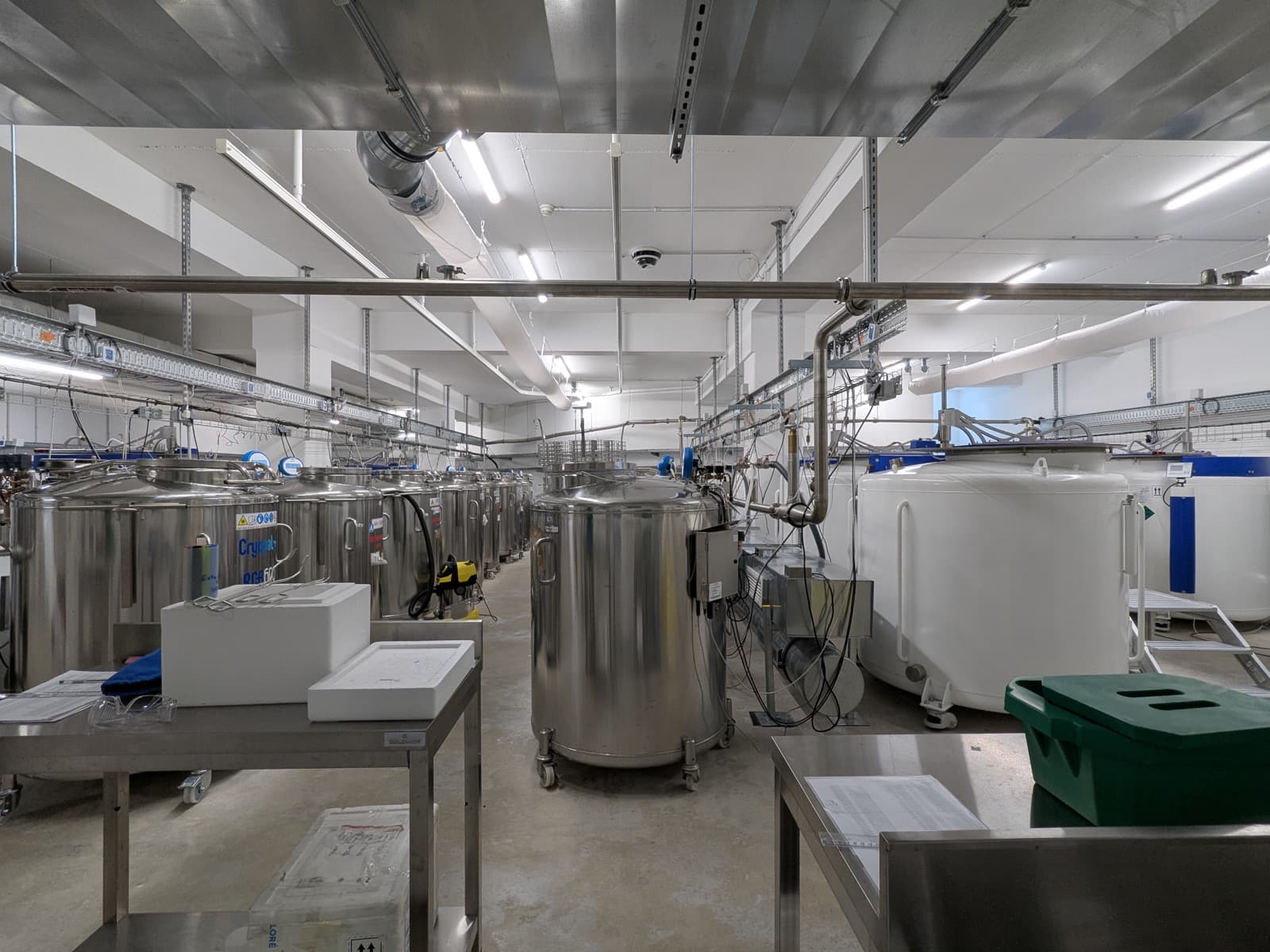 Cryogenic sample storage tanks in a biorepository